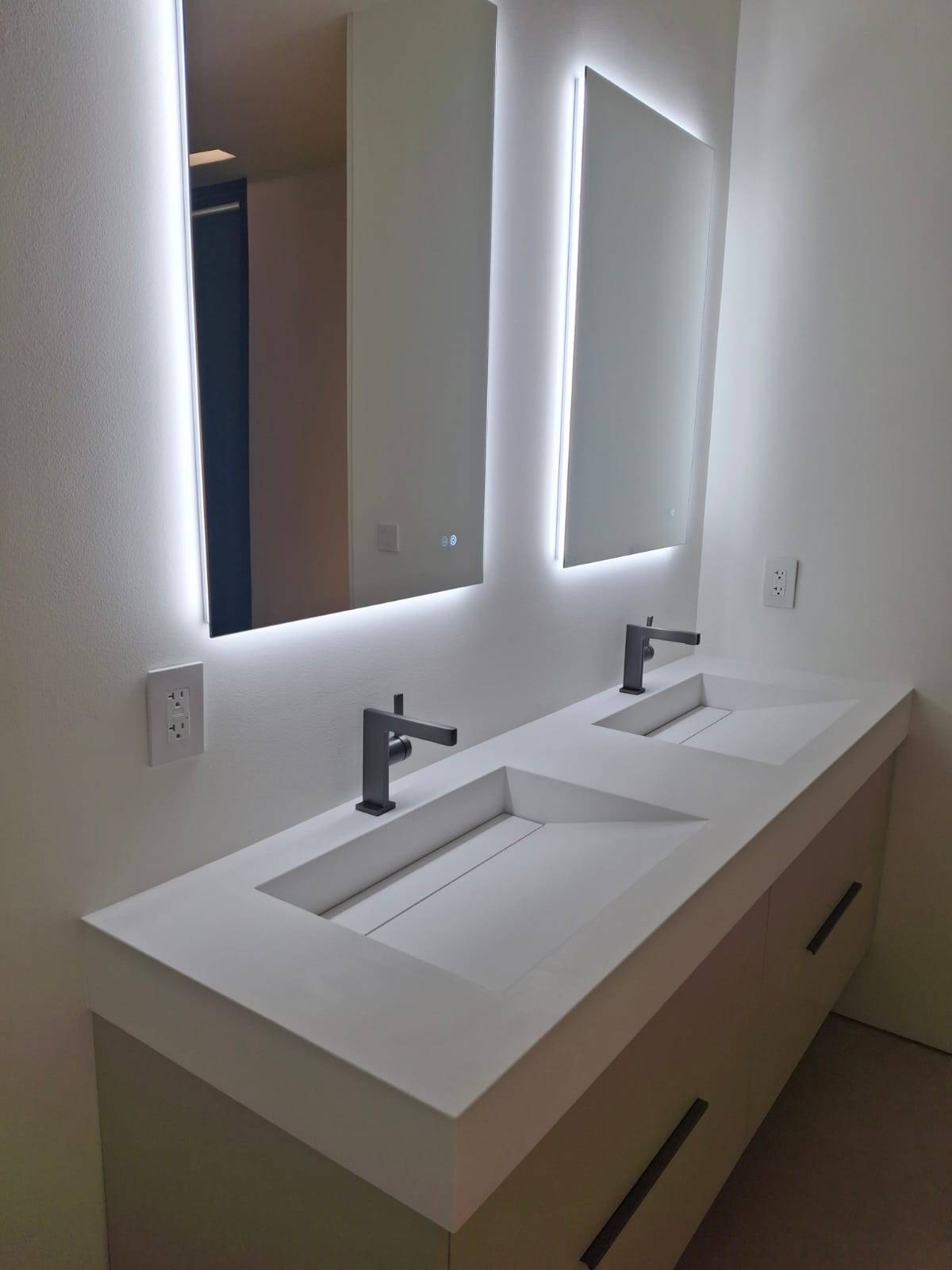 Vanity tops & 4